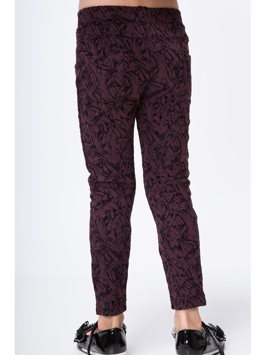 Pantaloni maro fete cu modele negre NDZ53228 - Magazin online - Boutique